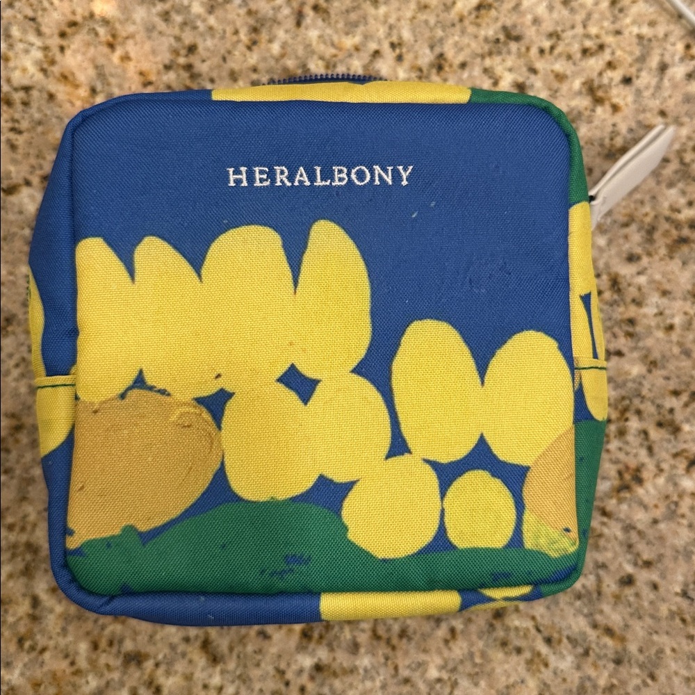 NWT🤩HERBALBONY FOR JAPAN AIRLINES BLUE,GREEN & YELLOW TOILETRIES CASE & SUPPLIES